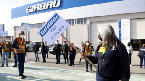 Treballadors de Girbau, a Vic, en protesta contra els acomiadaments.