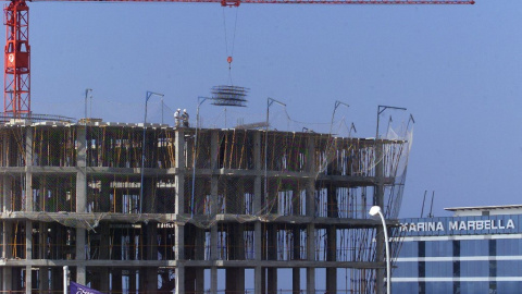 Obra de un hotel en Marbella, en la Costa del Sol malagueña.