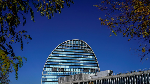 Edificio La Vela, la sede del BBVA en la zona norte de Madrid. REUTERS/Juan Medina