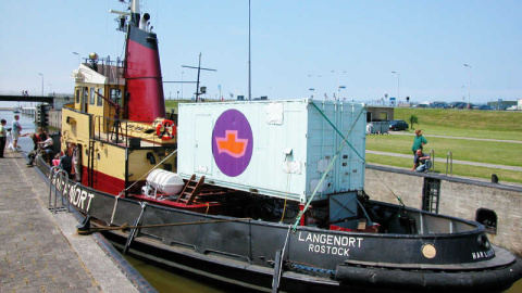 El barco de Women on Waves.