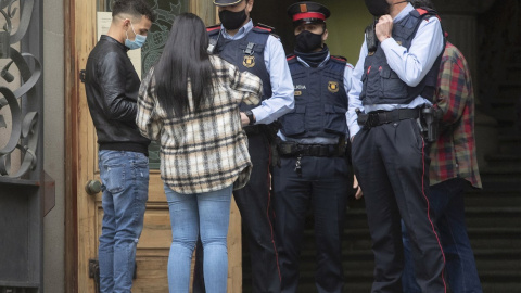 Uno de los cuatro participantes, uno supuestamente como autor y otros tres cooperadores necesarios de la violación múltiple a una joven de 18 años en febrero del 2019 en una nave abandonada de Sabadell (Barcelona), a su entrada en la Audien