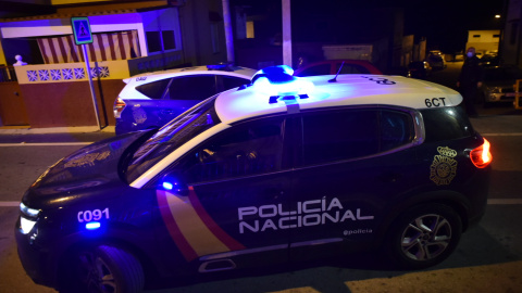 Imagen de archivo de un coche patrulla de la Policía Nacional.