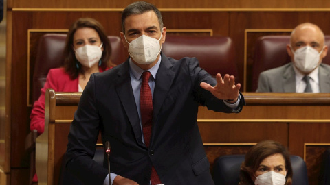 23/06/2021.- El presidente del Ejecutivo, Pedro Sánchez, durante la sesión de control al Gobierno celebrada este miércoles en el Congreso tras la aprobación de los indultos a los líderes del procés. EFE/Rodrigo Jiménez