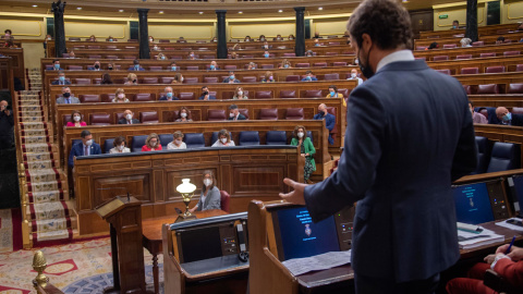 El líder del PP, Pablo Casado, interviene en una sesión de control al Gobierno. A. Ortega / Europa Press