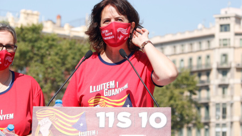 La presidenta de l'ANC, Elisenda Paluzie, en roda de premsa a la Plaça de Catalunya per anunciar les mobilitzacions de l'1 al 3 d'octubre d'enguany.