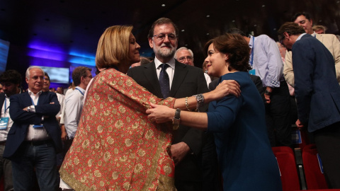 Imagen de julio de 2018 de María Dolores de Cospedal, Mariano Rajoy, y Soraya Sáenz de Santamaría, en el XIX Congreso Extraordinario del partido, en el que se eligió como presidente a Pablo Casado. E.P./Eduardo Parra
