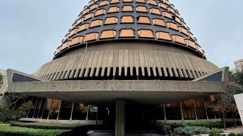 Fachada y entrada al edificio del Tribunal Constitucional de España, en Madrid a 29 de noviembre de 2019.