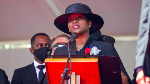 Martine Moise, habla en el funeral de su esposo, el presidente Jovenel Moise.