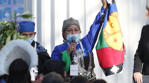 Elisa Loncón, constituyente mapuche, es electa presidenta de la Convención Constitucional en la sesión inaugural de la Convención Constitucional en Santiago de Chile.