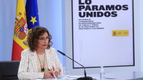 La portavoz del Gobierno y ministra de Hacienda, María Jesús Montero, durante la rueda de prensa tras el Consejo de Ministros celebrado este martes en el Palacio de la Moncloa en Madrid.