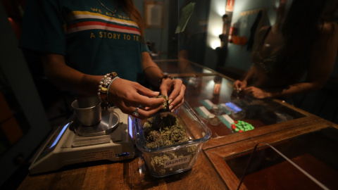 Usuarios de una asociación de cannabis de Barcelona.