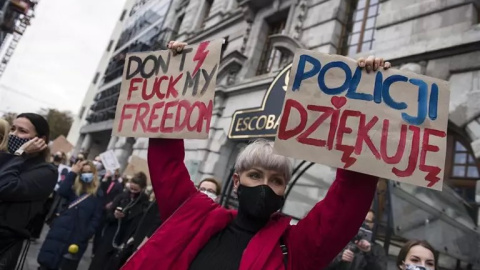 Manifestación contra las nuevas restricciones de la ley del aborto en Varsovia, Polonia.