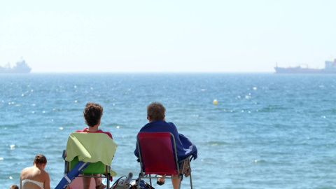 Siete claves pra que la playa sea un lugar seguro para los más mayores<
