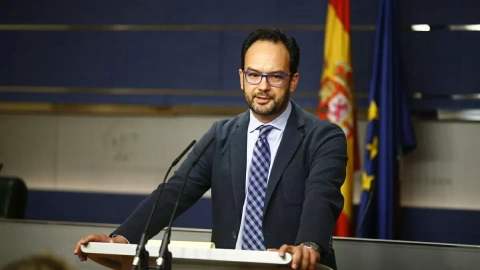 Fotografía de archivo de abril de 2016 de Antonio Hernando durante una rueda de prensa.