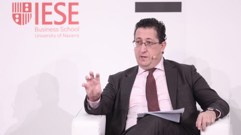 El director general de Economía del BCE, Óscar Arce, interviene en la presentación del III Observatorio del Ahorro y la Inversión en España, en el Palacio de la Bolsa, el 18 de noviembre de 2021, en Madrid.