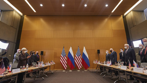 10/01/2022 La subsecretaria de Estado de EEUU y el viceministro de Relaciones Exteriores de Rusia se reúnen en Ginebra, Suiza.