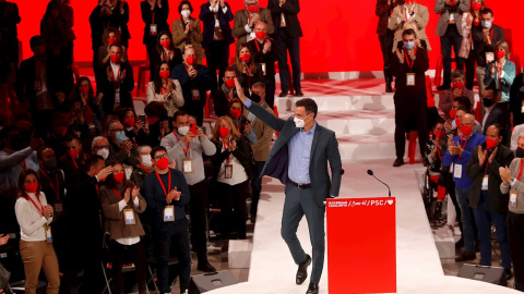 19/12/2021.- El secretario general del PSOE y presidente del Gobierno, Pedro Sánchez, durante la clausura del congreso extraordinario de los socialistas catalanes celebrado este domingo en Barcelona. EFE/Marta Pérez