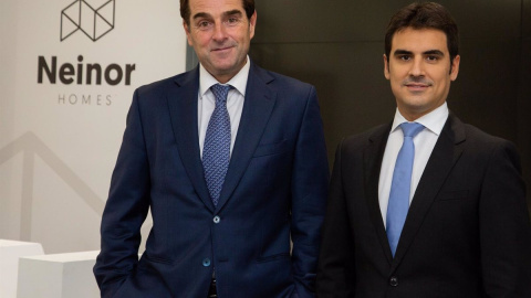 El consejero delegado de Heinor Homes, Borja García-Egotxeaga (i), y el consejero delegado adjunto, Jordi Argemí (d).
