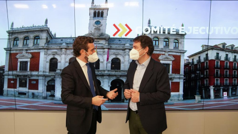 El presidente del PP, Pablo Casado, junto al presidente de la Junta de Castilla y León, Alfonso Fernández Mañueco.
