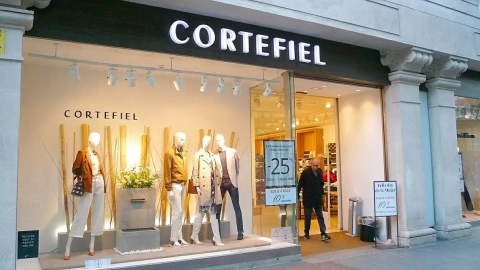Tienda de Cortefiel en la Gran Vía de Bilbao.