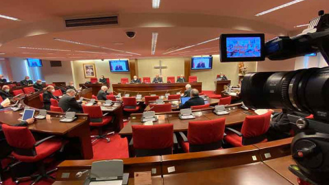 Reunión de obispos en el sede de la Conferencia Episcopal