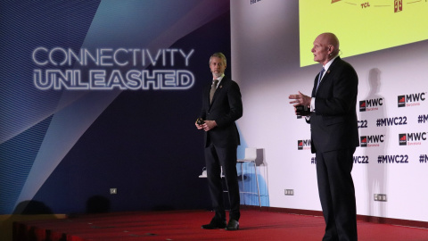 10/02/2022 - El conseller delegat de la GSMA, John Hoffman, i el director general de GSMA, Mats Granryd, en la presentació del MWC 2022.