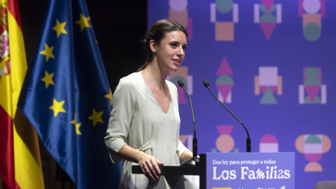 07/02/22-La ministra de Igualdad, Irene Montero, en la presentación de un Libro Blanco para un nuevo marco nacional sobre apoyo y protección familiar, en Caixa Fórum, a 3 de febrero de 2022, en Madrid (España).