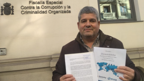El alcalde de Villavieja de Yeltes, Jorge Rodríguez, a su salida de Fiscalía.