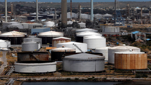 Imagen de archivo de una refinería de petróleo en Curazao, a 22 de febrero de 2019.