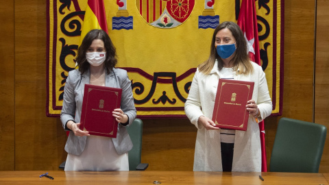 14/03/2022. Ana Millán, alcaldesa de Arroyo Molinos, junto a la presidenta de la Comunidad de Madrid, Isabel Díaz Ayuso, a 18/03/2021.