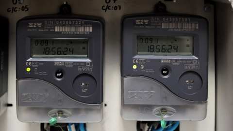 30/04/2022. Contadores eléctricos de un edificio, a 1 de abril de 2022, en Madrid.