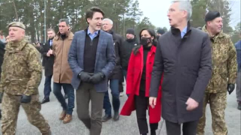 Visita de Pedro Sánchez a la base militar de Azadi en Letonia Visita de Pedro Sánchez a la base militar de Azadi en Letonia