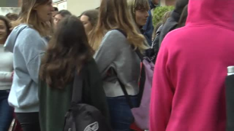 Polémica en un colegio de Mallorca por la exhibición de banderas de España Polémica en un colegio de Mallorca por la exhibición de banderas de España