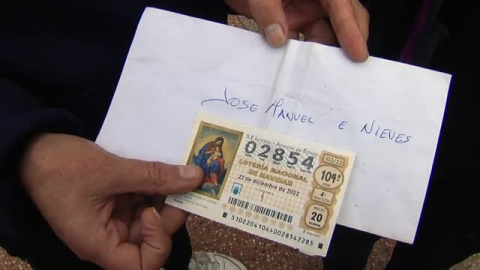 Los 13 vecinos de una aldea de Orense reciben misteriosamente un décimo de Lotería Los 13 vecinos de una aldea de Orense reciben misteriosamente un décimo de Lotería