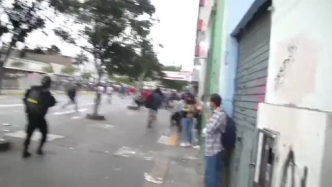 Manifestaciones cruzadas en Perú tras la caída de Pedro Castillo Manifestaciones cruzadas en Perú tras la caída de Pedro Castillo
