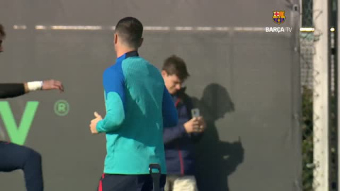 Lewandowski, gran novedad en el entrenamiento del Barça Lewandowski, gran novedad en el entrenamiento del Barça