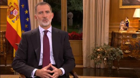 El rey pide frenar la "erosión" de las instituciones con respeto a la Constitución y a las leyes El rey pide frenar la "erosión" de las instituciones con respeto a la Constitución y a las leyes