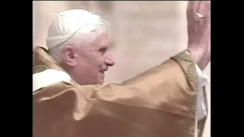 El Papa pide rezar por Benedicto XVI "Está muy enfermo" El Papa pide rezar por Benedicto XVI "Está muy enfermo"