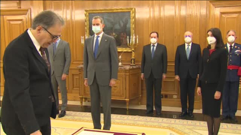 Joan Subirats promete su cargo ante el rey Joan Subirats promete su cargo ante el rey