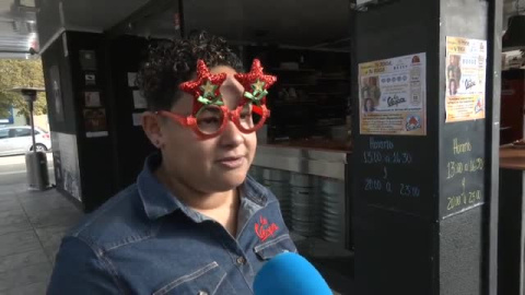Un bar de Sevilla consuela a los no premiados a base de caña y pincho gratis Un bar de Sevilla consuela a los no premiados a base de caña y pincho gratis