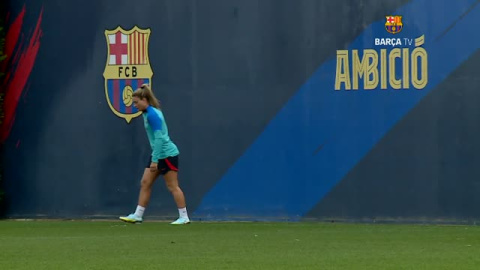 Alexia Putellas vuelve a pisar un terreno de juego Alexia Putellas vuelve a pisar un terreno de juego