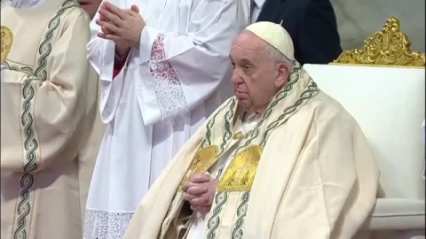 El papa Francisco reza por Benedicto XVI en la misa de Año Nuevo El papa Francisco reza por Benedicto XVI en la misa de Año Nuevo