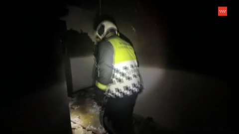 Los bomberos de Madrid localizan un cadáver tras extinguir el incendio declarado en unos trasteros Los bomberos de Madrid localizan un cadáver tras extinguir el incendio declarado en unos trasteros