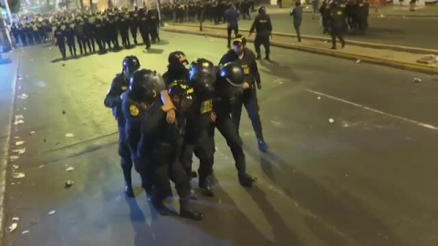 Las protestas en Perún dejan ya 44 manifestantes y un policía muertos Las protestas en Perún dejan ya 44 manifestantes y un policía muertos