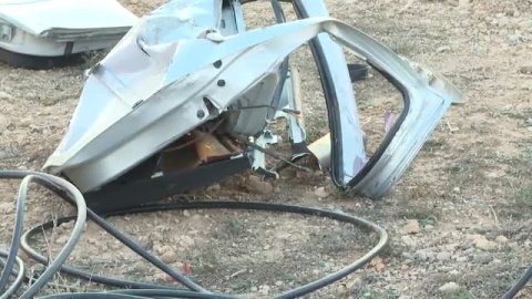 Mueren dos personas al estrellar su coche contra un poste de telefonía en Tarragona Mueren dos personas al estrellar su coche contra un poste de telefonía en Tarragona