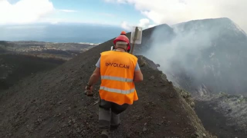 Así es el camino hasta uno de los cráteres del volcán de La Palma Así es el camino hasta uno de los cráteres del volcán de La Palma