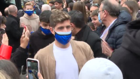 El Barça recupera la visita navideña a los hospitales El Barça recupera la visita navideña a los hospitales