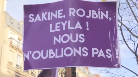 Multitudinaria protesta de miles de kurdos de toda Europa en París Multitudinaria protesta de miles de kurdos de toda Europa en París