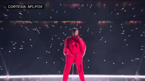 Rihanna regresa a los escenarios con un espectáculo impecable en la Super Bowl Rihanna regresa a los escenarios con un espectáculo impecable en la Super Bowl