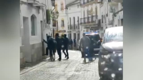 Intenta huir por el balcón cuando quebrantaba una orden de alejamiento por violencia de género Intenta huir por el balcón cuando quebrantaba una orden de alejamiento por violencia de género